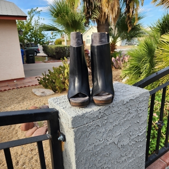 RARE‎ Diesel  Ankle Booties - Picture 4 of 13